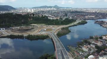 Terreno ao final de avenida com rotatória