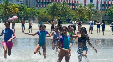 Alunos de Atibaia conhecem o mar. #Paratodosverem.