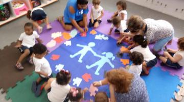 Creche em Santos segue com sensibilização sobre autismo