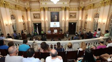 sala princesa isabel com o plenário e o auditório ocupados. #paratodosverem