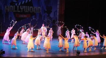 dançarinas de balé em palco #paratodosverem