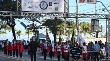 banda entrando pra tocar na avenida #paratodosverem