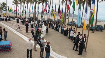 autoridades hasteiam bandeiras #paratodosverem 