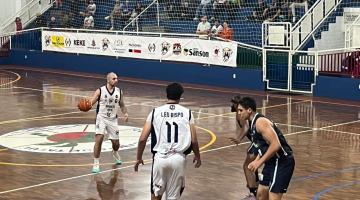 Jogo de basquete. #Paratodosverem.