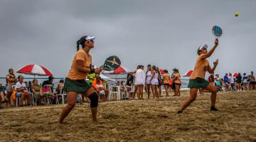 Mãe e filha no Santos Open. #Paratodosverem