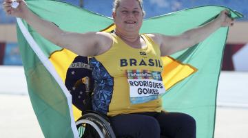 Em Marrocos, santista Beth Gomes quebra recorde mundial no arremesso de peso