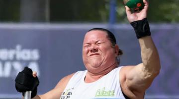 Perto do Mundial, santista Beth Gomes fatura dois ouros em Meeting Paralímpico e inspira fã estreante