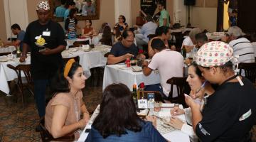 Estação Bistrô, em Santos, reúne famílias no almoço do Dia das Mães