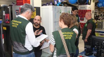 fiscais analisam loja #paratodosverem