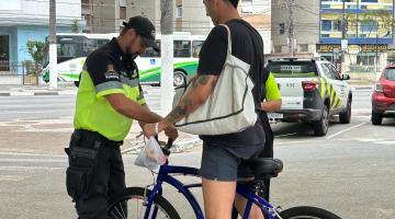 agente da cet aborda ciclista #paratodosverem