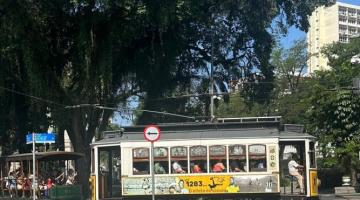 Bonde no Centro de Santos. #Paratodosverem