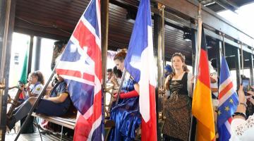 Festival do Imigrante leva lazer, música, dança e gastronomia para a Praça Mauá, em Santos
