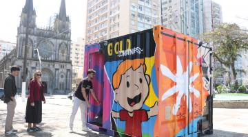 conteiner usado para arrecadar brinquedos #paratodosverem