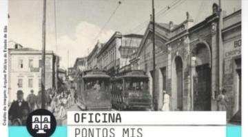 Foto antiga com casas históricas e bonde passando na rua. #paratodosverem