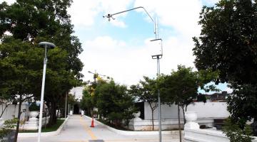 câmer nova instalada em cemitério #paratodosverem