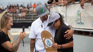 Manobras radicais e alto nível de competidores marcam o encerramento do campeonato brasileiro de street no Novo Quebra-Mar, em Santos 