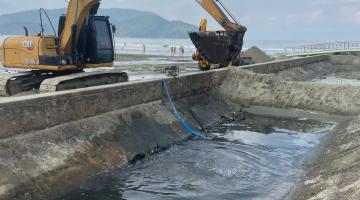 máquina trabalha no canal #paratodosverem 
