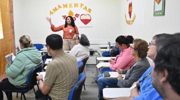 pessoas sentadas em sala de aula. #paratodosverem
