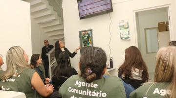agentes assistem a capacitação #paratodosverem