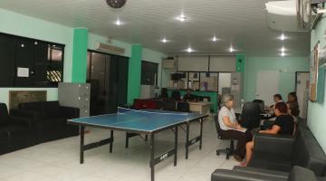 pessoas dentro da unidade #paratodosverem