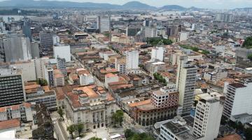 vista geral aérea do centro histórico de santos. #paratodosverem 