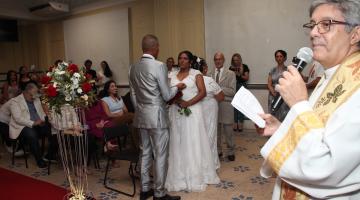 Casamento Comunitário de Santos. #Paratodosverem