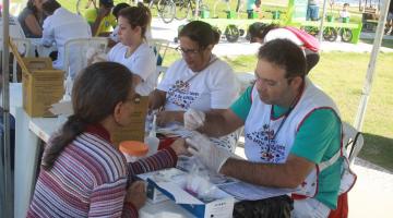 Julho Amarelo: mais de 100 testes de hepatite C são realizados no Quebra-Mar em Santos