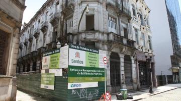 Avançam serviços de reforço estrutural em prédio centenário no Centro Histórico de Santos