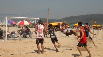 Campeonato Paulista de Handebol de Praia agita o Gonzaga, em Santos, neste domingo