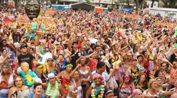 Público lota a Praça Mauá. #pratodosverem