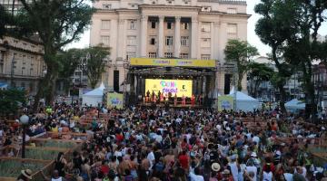 Eventos carnavalescos de Santos reúnem 110 mil pessoas em quatro dias de folia e paz