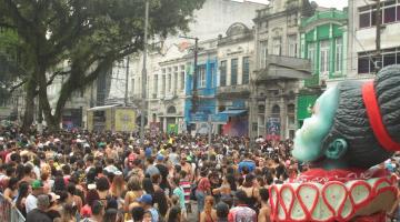 Público lota a Praça Mauá. #pratodosverem