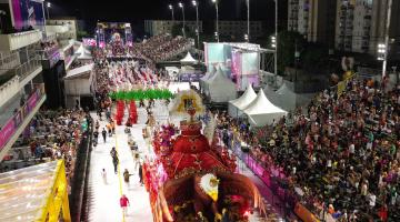 vista de desfile do alto #paratodosverem