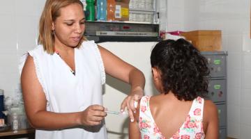 Adolescentes são convocados para vacinação contra o HPV