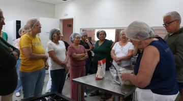 mulheres fazendo curso na casa da mulher #paratodosverem