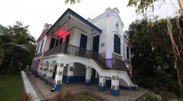 fachada da casa das culturas de santos. #paratodosverem