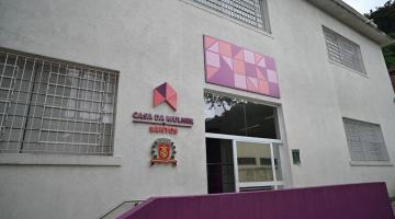 fachada da casa da mulher #paratodosverem 