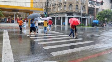 Chuvas fortes colocam Santos em estado de alerta