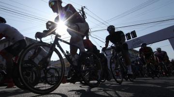 Etapa do Santista de Ciclismo reúne mais de 200 atletas no Embaré