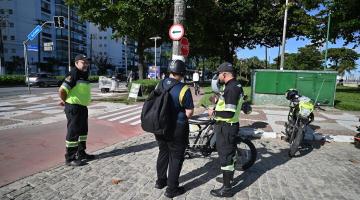 agentes abordam ciclista #paratodosverem 