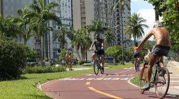 Ciclistas na ciclovia. #Paratodosverm