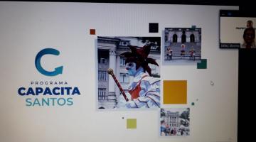 tela de computador com imagens artísticas. Ao lado esquerda está o logotipo do programa Capacita Santos. #paratodosverem