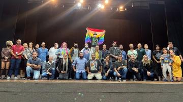 Os conselheiros reunidos no palco posam para foto. #paratodosverem