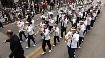 banda desfilando na avenida #paratodosverem 