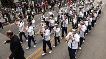 banda desfilando na avenida #paratodosverem 