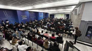 pessoas na plateia #paratodosverem