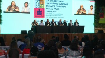 autoridades no congresso #paratodosverem 