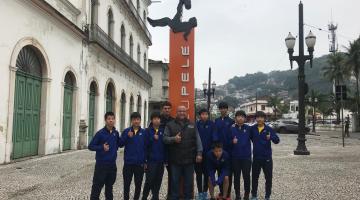 Jogadores de clube japonês visitam o Museu Pelé