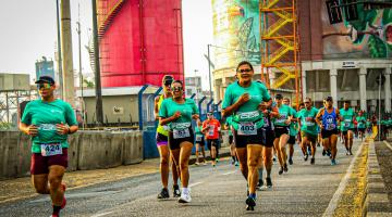 Corredores na avenida portuária. #Paratodosverem