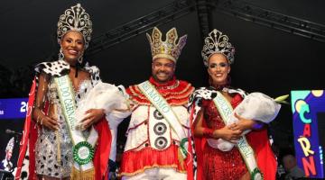 imagem da corte carnavalesca #paratodosverem